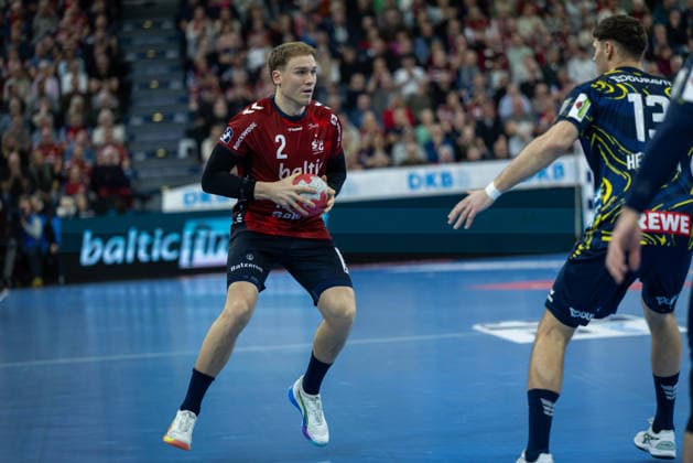 DAIKIN HBL SG Flensburg Handewitt vs Rhein Neckar Löwen 14 12 25 Simon Pytlick No 02, SG Flensburg Handewitt in attack DAIKIN HBL SG Flensburg Handewitt vs Rhein Neckar Löwen, GP JOULE Arena on 14 12 25 Copyright: xBEAUTIFULxSPORTS MarioxM.xKobergx