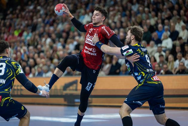 DAIKIN HBL SG Flensburg Handewitt vs Rhein Neckar Löwen 14 12 25 Marko Grgic Nr 17, SG Flensburg Handewitt vs Steven Plucnar Jacobsen Nr 09, Rhein Neckar Löwen DAIKIN HBL SG Flensburg Handewitt vs Rhein Neckar Löwen, GP JOULE Arena on 14 12 25 Copyright: xBEAUTIFULxSPORTS MarioxM.xKobergx