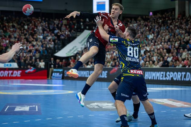 DAIKIN HBL SG Flensburg Handewitt vs Rhein Neckar Löwen 14 12 25 Simon Pytlick Nr 02, SG Flensburg Handewitt vs Jannik Kohlbacher Nr 80, Rhein Neckar Löwen DAIKIN HBL SG Flensburg Handewitt vs Rhein Neckar Löwen, GP JOULE Arena on 14 12 25 Copyright: xBEAUTIFULxSPORTS MarioxM.xKobergx