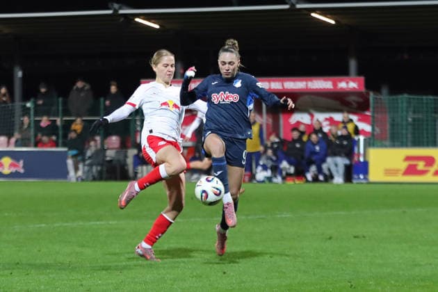 Google Pixel Womens Bundesliga, RB Leipzig TSG Hoffenheim 14 12 2025 Emilia Kiaer Asgeirsdottir 8, RB Leipzig vs Jill Janssens 9, TSG Hoffenheim Football, Google Pixel Womens Bundesliga, Season 2025 2026, Matchday 13 RB Leipzig vs TSG 1899 Hoffenheim on 14 12 2025, Training Center Cottaweg, Leipzig DFB REGULATIONS PROHIBIT ANY USE OF PHOTOGRAPHS AS IMAGE SEQUENCES AND OR QUASI VIDEO Copyright: xBEAUTIFULxSPORTS JanxKaeferx