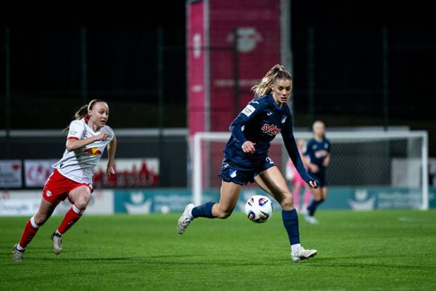 Selina Cerci TSG Hoffenheim, 29 on the ball, GER, RB Leipzig vs TSG 1899 Hoffenheim, Football Google Pixel Womens Bundesliga, Matchday 13, Season 2025 2026, 14 12 2025 DFB regulations prohibit any use of photographs as image sequences and or quasi video GER, RB Leipzig vs TSG 1899 Hoffenheim, Football Google Pixel Womens Bundesliga, Matchday 13, Season 2025 2026, 14 12 2025 Leipzig Copyright: xEibner-Pressefoto Memmlerx EP_MMR