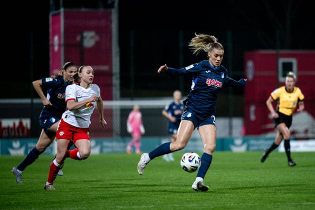 Selina Cerci TSG Hoffenheim, 29 on the ball, GER, RB Leipzig vs TSG 1899 Hoffenheim, Football Google Pixel Womens Bundesliga, Matchday 13, Season 2025 2026, 14 12 2025 DFB regulations prohibit any use of photographs as image sequences and or quasi video GER, RB Leipzig vs TSG 1899 Hoffenheim, Football Google Pixel Womens Bundesliga, Matchday 13, Season 2025 2026, 14 12 2025 Leipzig Copyright: xEibner-Pressefoto Memmlerx EP_MMR
