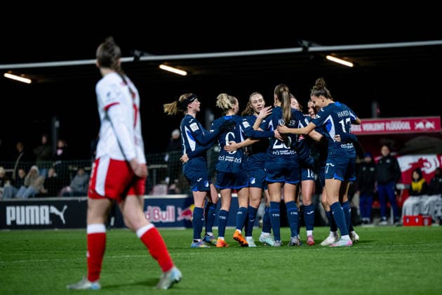 Wielle Douma TSG Hoffenheim, 13 , Vanessa Diehm TSG Hoffenheim, 06 , Jamilla Rankin TSG Hoffenheim, 05 , Melissa Koessler TSG Hoffenheim, 25 , Selina Cerci TSG Hoffenheim, 29 , Franziska Harsch TSG Hoffenheim, 17 celebrate the goal for 0 1, GER, RB Leipzig vs TSG 1899 Hoffenheim, Football Google Pixel Womens Bundesliga, Matchday 13, Season 2025 2026, 14 12 2025 DFB regulations prohibit any use of photographs as image sequences and or quasi video GER, RB Leipzig vs TSG 1899 Hoffenheim, Football Google Pixel Womens Bundesliga, Matchday 13, Season 2025 2026, 14 12 2025 Leipzig Copyright: xEibner-Pressefoto Memmlerx EP_MMR