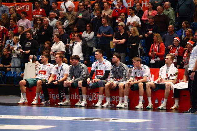 Handball I Men I Season 2025 2026 I Bundesliga I 17 Matchday I HSV Hamburg GWD Minden I 14 12 2025 Disappointment among the players of GWD Minden Hamburg Alsterdorfer Sporthalle Hamburg Germany Copyright: xLobeca RalfxHomburgx