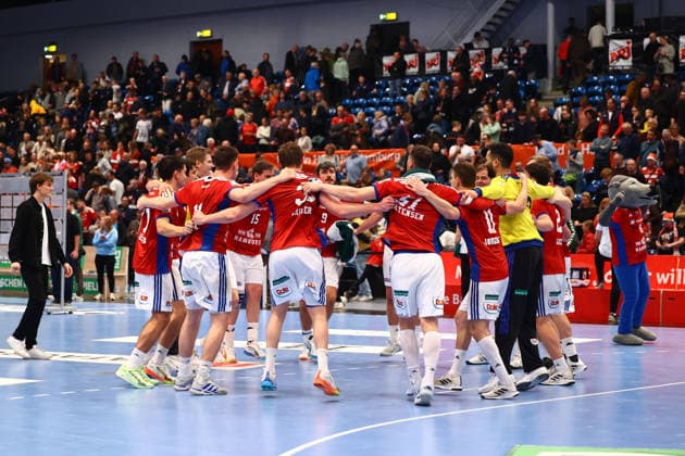 Handball I Men I Season 2025 2026 I Bundesliga I 17 Matchday I HSV Hamburg GWD Minden I 14 12 2025 HSV Hamburg celebrates home win Hamburg Alsterdorfer Sporthalle Hamburg Germany Copyright: xLobeca RalfxHomburgx