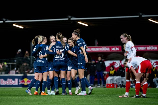 Wielle Douma TSG Hoffenheim, 13 , Vanessa Diehm TSG Hoffenheim, 06 , Jamilla Rankin TSG Hoffenheim, 05 , Melissa Koessler TSG Hoffenheim, 25 , Valesca Ampoorter TSG Hoffenheim, 18 , Franziska Harsch TSG Hoffenheim, 17 celebrate the goal for 0 1, GER, RB Leipzig vs TSG 1899 Hoffenheim, Football Google Pixel Womens Bundesliga, Matchday 13, Season 2025 2026, 14 12 2025 DFB regulations prohibit any use of photographs as image sequences and or quasi video GER, RB Leipzig vs TSG 1899 Hoffenheim, Football Google Pixel Womens Bundesliga, Matchday 13, Season 2025 2026, 14 12 2025 Leipzig Copyright: xEibner-Pressefoto Memmlerx EP_MMR