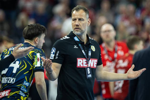 DAIKIN HBL SG Flensburg Handewitt vs Rhein Neckar Löwen 14 12 25 Maik Machulla coach, Rhein Neckar Löwen gestures DAIKIN HBL SG Flensburg Handewitt vs Rhein Neckar Löwen, GP JOULE Arena on 14 12 25 Copyright: xBEAUTIFULxSPORTS MarioxM.xKobergx