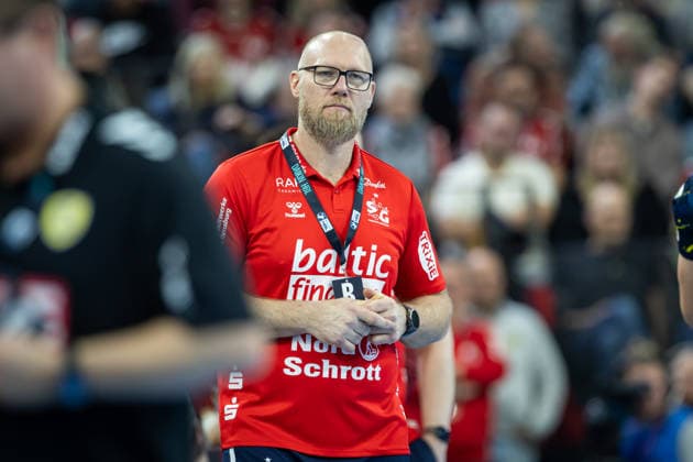 DAIKIN HBL SG Flensburg Handewitt vs Rhein Neckar Löwen 14 12 25 Ales Pajovic Coach Coach, SG Flensburg Handewitt DAIKIN HBL SG Flensburg Handewitt vs Rhein Neckar Löwen, GP JOULE Arena on 14 12 25 Copyright: xBEAUTIFULxSPORTS MarioxM.xKobergx