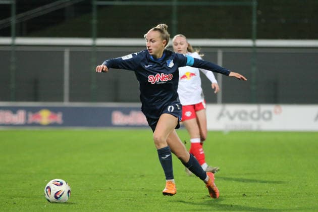 14 12 2025 Soccer Women 2025 2026 Google Pixel Women Bundesliga 13 Matchday RB Leipzig TSG Hoffenheim RB Training Center am Cottaweg Leipzig Vanessa Diehm TSG, 6, blue on the ball Leipzig Saxony Germany