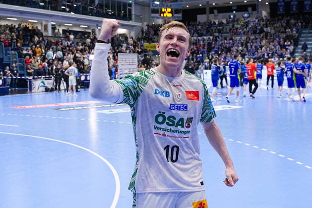 14 12 2025, xydrx, Handball, 1 HBL, VfL Gummersbach SC Magdeburg, Schwalbe Arena Gisli Kristjansson SC Magdeburg 10 celebrates the victory Photo xYannisxDreimannxPressefotoKochx Nordrhein Westfahlen Germany