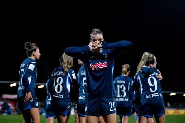 GER, RB Leipzig vs TSG 1899 Hoffenheim, Football Google Pixel Womens Bundesliga, Matchday 13, Season 2025 2026, 14 12 2025 DFB regulations prohibit any use of photographs as image sequences and or quasi video GER, RB Leipzig vs TSG 1899 Hoffenheim, Football Google Pixel Womens Bundesliga, Matchday 13, Season 2025 2026, 14 12 2025 Leipzig Copyright: xEibner-Pressefoto Memmlerx EP_MMR