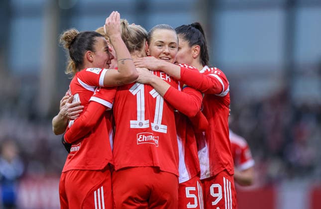 GER, Munich, FC Bayern Munich vs Hamburger SV, Google Pixel Womens Bundesliga, Football, DFB, Season 2025 2026, FC Bayern Campus, 13 Matchday, in the picture Lea Schüller Bayern Munich 11 , Goal, joy, jubilation and emotion, Magdalena Eriksson Bayern Munich 5 DFB DFL REGULATIONS PROHIBIT ANY USE OF PHOTOGRAPHS AS IMAGE SEQUENCES AND OR QUASI VIDEO, 14 12 2025 Copyright: HMBxMedia HendrikxHamelau