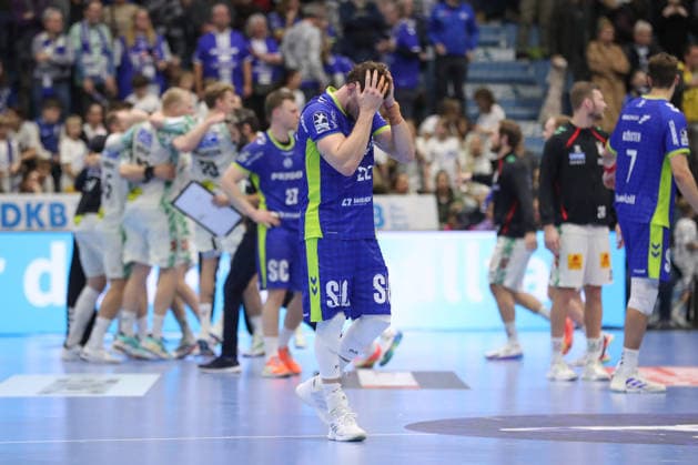 14 12 2025, xtgx, VfL Gummersbach SC Magdeburg v l Kentin Mahe Gummersbach, 22 disappointed, looks disappointed, disappointed Gummersbach