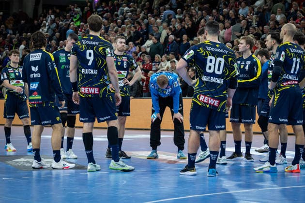 DAIKIN HBL SG Flensburg Handewitt vs Rhein Neckar Löwen 14 12 25 Team Rhein Neckar Löwen after the match DAIKIN HBL SG Flensburg Handewitt vs Rhein Neckar Löwen, GP JOULE Arena on 14 12 25 Copyright: xBEAUTIFULxSPORTS MarioxM.xKobergx