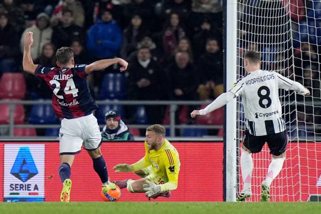 Bologna s Thijs Dallinga during the Serie A soccer match between Bologna and Juventus at the Dallara Stadium in Bologna , north Italy - Sunday , December 14 , 2025. - Soccer .  Copyright: xSpada LaPressex