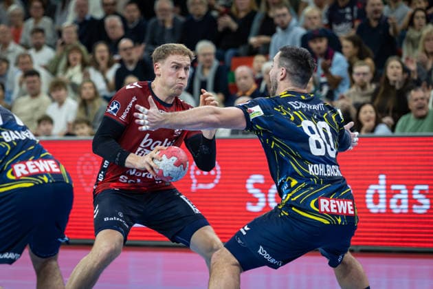 DAIKIN HBL SG Flensburg Handewitt vs Rhein Neckar Löwen 14 12 25 Simon Pytlick Nr 02, SG Flensburg Handewitt vs Jannik Kohlbacher Nr 80, Rhein Neckar Löwen DAIKIN HBL SG Flensburg Handewitt vs Rhein Neckar Löwen, GP JOULE Arena on 14 12 25 Copyright: xBEAUTIFULxSPORTS MarioxM.xKobergx