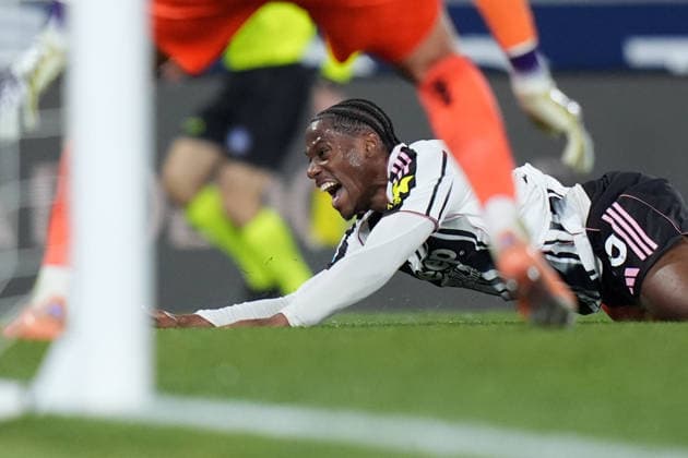 Juventus™ Jonathan David during the Serie A soccer match between Bologna and Juventus at the Dallara Stadium in Bologna , north Italy - Sunday , December 14 , 2025. - Soccer .  Copyright: xSpada LaPressex