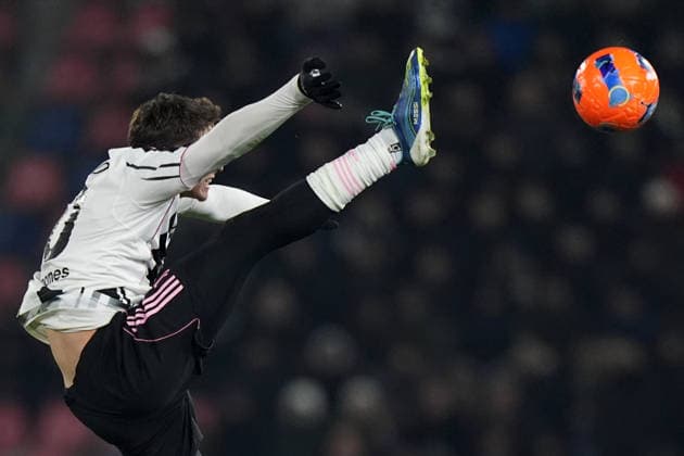Juventus Kenan Yildiz during the Serie A soccer match between Bologna and Juventus at the Dallara Stadium in Bologna , north Italy - Sunday , December 14 , 2025. - Soccer .  Copyright: xSpada LaPressex