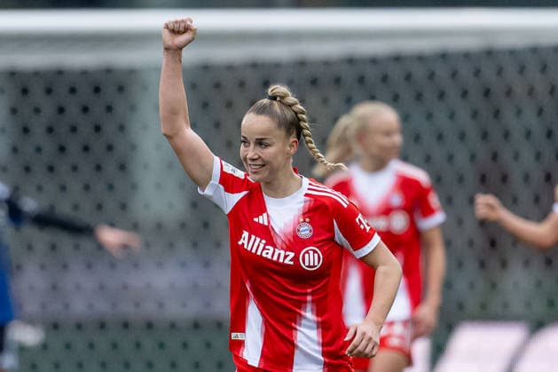 Jubelfaust bei Giulia Gwinn (FC Bayern Muenchen Frauen, 07) nach ihrem Tor zum 1:0 GER, FC Bayern Muenchen Frauen vs. Hamburger SV, Fussball, Google Pixel Frauen-Bundesliga, 13. Spieltag, Saison 2025 2026, 14.12.2025. (DFL DFB REGULATIONS PROHIBIT ANY USE OF PHOTOGRAPHS as IMAGE SEQUENCES and or QUASI-VIDEO). GER, FC Bayern Muenchen Frauen vs. Hamburger SV, Fussball, Google Pixel Frauen-Bundesliga, 13. Spieltag, Saison 2025 2026, 14.12.2025. Muenchen *** Giulia Gwinn FC Bayern Muenchen Frauen, 07 after her goal for 1 0 GER, FC Bayern Muenchen Frauen vs Hamburger SV, Fußball, Google Pixel Frauen Bundesliga, 13 Spieltag, Saison 2025 2026, 14 12 2025 DFL DFB REGULATIONS PROHIBIT ANY USE OF PHOTOGRAPHS as IMAGE SEQUENCES and or QUASI VIDEO GER, FC Bayern Muenchen Frauen vs Hamburger SV, Football, Google Pixel Frauen Bundesliga, 13 Spieltag, Saison 2025 2026, 14 12 2025 Muenchen Copyright: xEibner-Pressefoto HeikexFeinerx EP_HFR