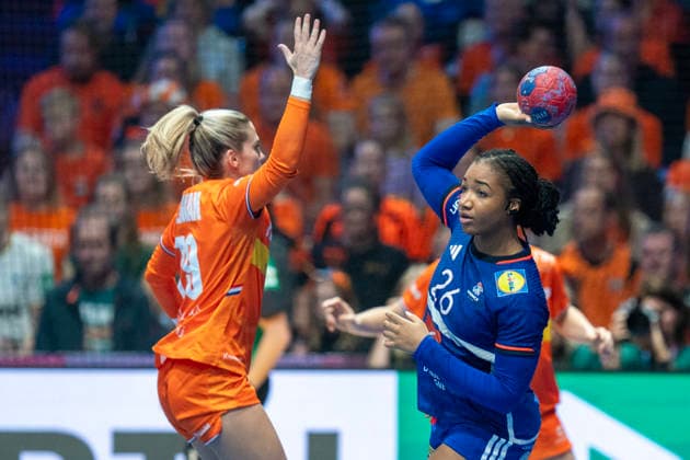 2025-12-14 Netherlands v France - IHF World Women s Handball Championship Bronze Medal Match ROTTERDAM, NETHERLANDS - DECEMBER 14: Pauletta Foppa of France during the IHF World Women s Handball Championship Bronze Medal Match match between Netherlands and France at Ahoy on December 14, 2025 in Rotterdam, Netherlands. Rotterdam Ahoy Netherlands Content not available for redistribution in The Netherlands directly or indirectly through any third parties. Copyright: xHenkxSeppenx