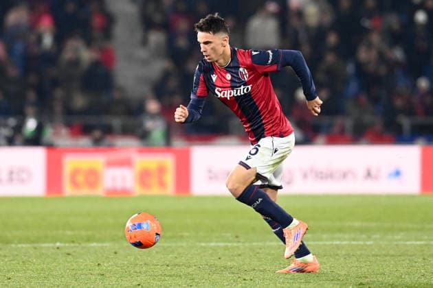 CALCIO - Serie A - Bologna FC vs Juventus FC Nikola Moro (Bologna Fc) during Bologna FC vs Juventus FC, Italian soccer Serie A match in Bologna, Italy, December 14 2025 Bologna Italy  Copyright: xIPAxSport ABACAx