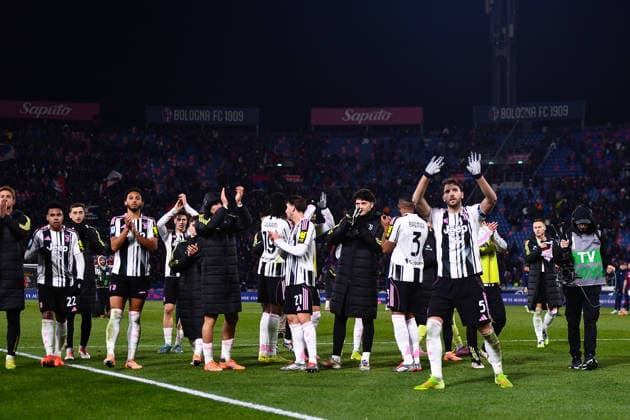2025-12-14 Bologna FC 1909 v Juventus FC - Serie A BOLOGNA, ITALY - DECEMBER 14: Manuel Locatelli of Juventus FC during the Serie A match between Bologna FC 1909 and Juventus FC at Renato Dall Ara Stadium on December 14, 2025 in Bologna, Italy. (Photo by Alberto Gandolfo BSR Agency) Bologna Italy Content not available for redistribution in The Netherlands directly or indirectly through any third parties. Copyright: xBSRxAgencyx