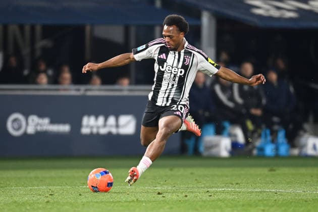 Openda Lois (Juventus Fc) in action during Bologna FC vs Juventus FC, Italian soccer Serie A match in Bologna, Italy, December 14 2025  Copyright: xGianlucaxRicci IPAxSportx xipa-agency.netx xx IPA_69164674 IPA_Agency_IPA69164674