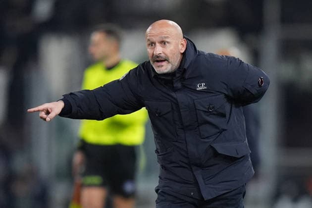 Bologna™s head coach Vincenzo Italiano during the Serie A soccer match between Bologna and Juventus at the Dallara Stadium in Bologna , north Italy - Sunday , December 14 , 2025. - Soccer .  Copyright: xSpada LaPressex
