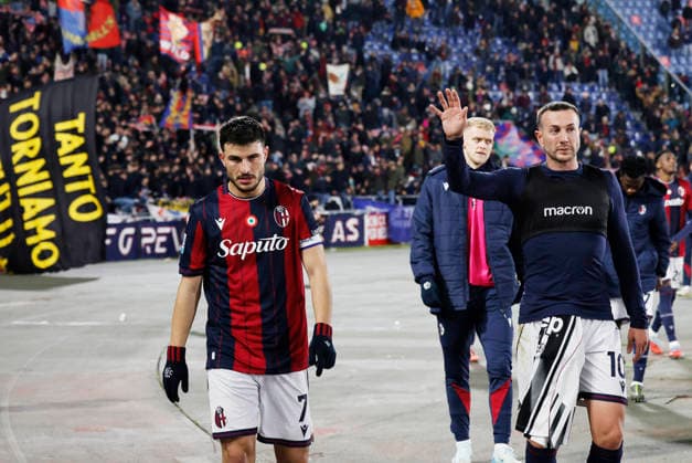 December 14, 2025, Bologna, ITALY: Bologna s players show their dejection at the end of the Italian Serie A soccer match Bologna FC vs Juventus FC at Renato Dall Ara stadium in Bologna, Italy, 14 December 2025. ANSA SERENA CAMPANINI. Soccer: Serie A ; Bologna-Juventus  - ZUMAa110 20251214_zaf_a110_074 Copyright: xSerenaxCampaninix