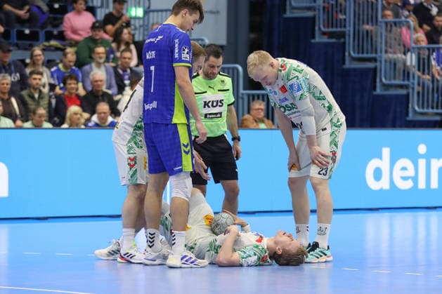 14 12 2025, xtgx, VfL Gummersbach SC Magdeburg v l Gisli Thorgeir Kristjansson Magdeburg, 10 injured Injury Gummersbach