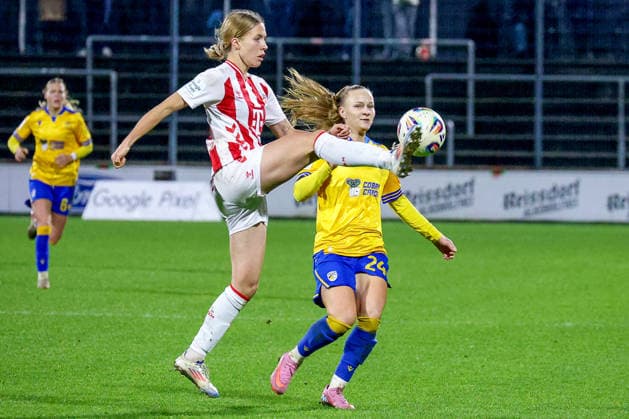 14 12 2025, xsscx, Frauen Fussball, 1 FC Koeln FC Carl Zeiss Jena, 1 Fussball Bundesliga, 13 Spieltag, Franz Kremer Stadion, Saison 2025 2026 Celina Degen 1 FC Koeln 5 im Zweikampf gegen Isabella Jaron FC Carl Zeiss Jena 24 DFB regulations prohibit any use of photographs as image sequences and or quasi video Photo xSandraxScherningxPressefotoKochx Nordrhein Westfalen Germany