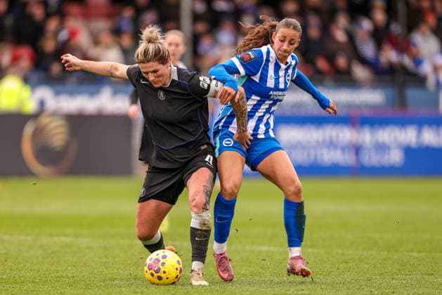 Millie Bright (4 Chelsea) and Rosa Kafaji (6 Brighton & Hove Albion) during the Barclays Womens Super League match between Brighton & Hove Albion Women and Chelsea Women, at Broadfields Stadium, Crawley, England. (Neil Holmes SPP) Copyright: xNeilxHolmes SPPx Sportspressphoto_SPR73976
