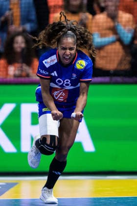 251214 Suzanne Wajoka of France celebrates during the IHF Women s World Championship bronze medal match between France and Netherlands on December 14, 2025 in Rotterdam Photo Joel Marklund BILDBYRAN kod JM JM0757 bbeng handball handball handball vm handball vm handbolls vm ihf handball world championship world handball championship 2025 world championship 2025 bronze match bronze medal game france netherlands netherlands dam jubel  Copyright: JOELxMARKLUND BB251214JM137