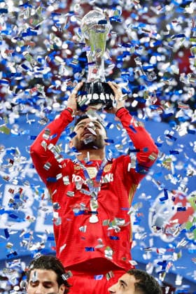 LIGA BBVA MX 2025 LIGA BBVA MX 2025 TOLUCA VS TIGRES UANL 14122025 TOLUCA, ESTADO DE MEXICO Action photo of Alexis Vega and teammates of Diablos Rojos del Toluca celebrating with the trophy, during final game of the Torneo de Apertura 2025 of the BBVA Liga MX, held at the Estadio Nemesio Diez of Toluca, Estado de Mexico against Tigres UANL Action photo of Alexis Vega and teammates of Diablos Rojos del Toluca celebrating with the trophy, during final game of the Torneo Apertura 2025 of the BBVA Liga MX, held at the Estadio Nemesio Diez of Toluca, Estado de Mexico against Tigres UANL PHOTO BY IMAGENSHOP AGENCIA FOTOGRAFICA TOLUCA ESTADO DE MEXICO MEXICO Copyright: xIMAGENSHOPxAGENCIAxFOTOGRAFICAx
