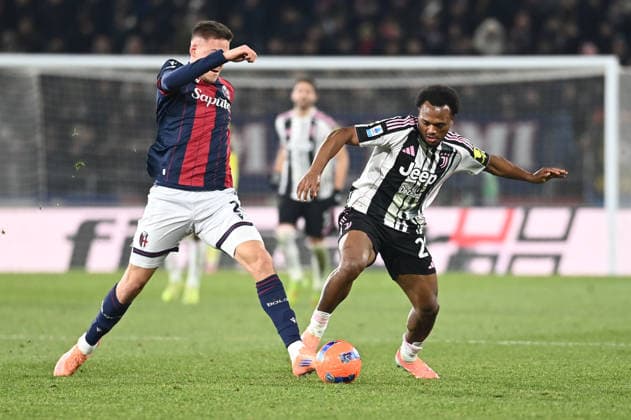 Openda Lois (Juventus Fc) in ACTION during Bologna FC vs Juventus FC, Italian soccer Serie A match in Bologna, Italy, December 14 2025  Copyright: xGianlucaxRicci IPAxSportx xipa-agency.netx xx IPA_69176793 IPA_Agency_IPA69176793