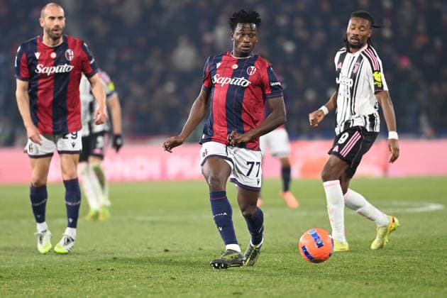 CALCIO - Serie A - Bologna FC vs Juventus FC Sulemana Ibrahim (Bologna Fc) in action during Bologna FC vs Juventus FC, Italian soccer Serie A match in Bologna, Italy, December 14 2025 Bologna Italy  Copyright: xIPAxSport ABACAx