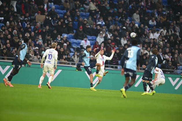 Football : Olympique Lyonnais v LE Havre - Ligue 1 - 14 12 2025 Hans Hateboer of Lyon during the French league 1 match between Olympique Lyonnais and LE Havre at Groupama Stadium Decines Charpieu Lyon France on December 14, 2025 LYONFrance  Copyright: xMouradxAllilix