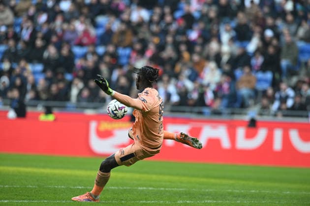 Football : Olympique Lyonnais v LE Havre - Ligue 1 - 14 12 2025 Mory Diaw goalkeeper of Le Havre during the French league 1 match between Olympique Lyonnais and LE Havre at Groupama Stadium Decines Charpieu Lyon France on December 14, 2025 LYONFrance  Copyright: xMouradxAllilix