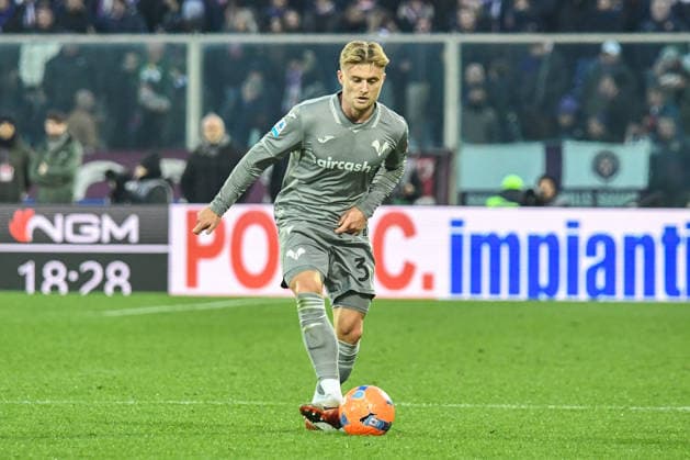 Martin Sonder Frese (Hellas Verona) during ACF Fiorentina vs Hellas Verona FC, Italian soccer Serie A match in Florence, Italy, December 14 2025  Copyright: xFabioxFagiolini IPAxSportx xipa-agency.netx xx IPA_69182076 IPA_Agency_IPA69182076