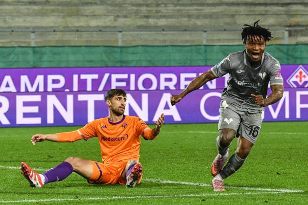 Gift Emmanuel Orban (Hellas Verona) celebrates with teammates after scoring the 1-2 goal during ACF Fiorentina vs Hellas Verona FC, Italian soccer Serie A match in Florence, Italy, December 14 2025  Copyright: xFabioxFagiolini IPAxSportx xipa-agency.netx xx IPA_69181742 IPA_Agency_IPA69181742