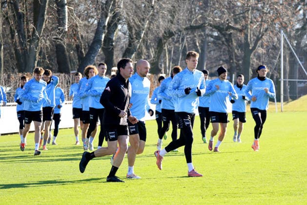 DEU, DFL, 2 FBL Hertha BSC, Training, 15 12 2025, Sportforum, Berlin, DEU, DFL, 2 FBL Hertha BSC, Training, im Bild Hertha Spielerkreis, DFL regulations prohibit any use of Photographs as image sequences and or quasi video nordphotoxGmbHx xEngler nph00076