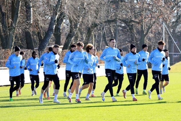 DEU, DFL, 2 FBL Hertha BSC, Training, 15 12 2025, Sportforum, Berlin, DEU, DFL, 2 FBL Hertha BSC, Training, im Bild Hertha Spielerkreis, DFL regulations prohibit any use of Photographs as image sequences and or quasi video nordphotoxGmbHx xEngler nph00076
