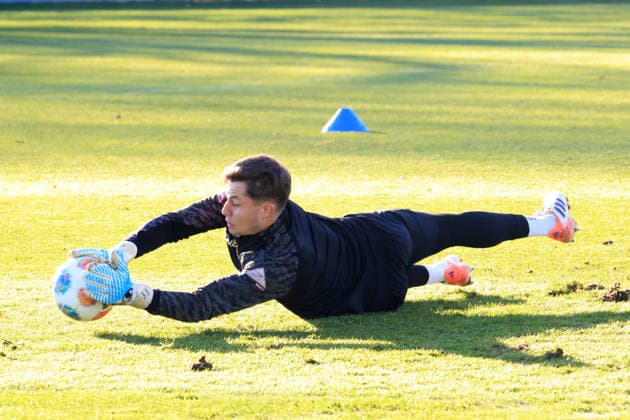 DEU, DFL, 2 FBL Hertha BSC, Training, 15 12 2025, Sportforum, Berlin, DEU, DFL, 2 FBL Hertha BSC, Training, im Bild Tjark Ernst Hertha BSC Berlin 1 DFL regulations prohibit any use of Photographs as image sequences and or quasi video nordphotoxGmbHx xEngler nph00076