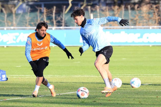 DEU, DFL, 2 FBL Hertha BSC, Training, 15 12 2025, Sportforum, Berlin, DEU, DFL, 2 FBL Hertha BSC, Training, im Bild Michal Karbownik Hertha BSC Berlin 33 , Linus Gechter Hertha BSC Berlin 44 DFL regulations prohibit any use of Photographs as image sequences and or quasi video nordphotoxGmbHx xEngler nph00076