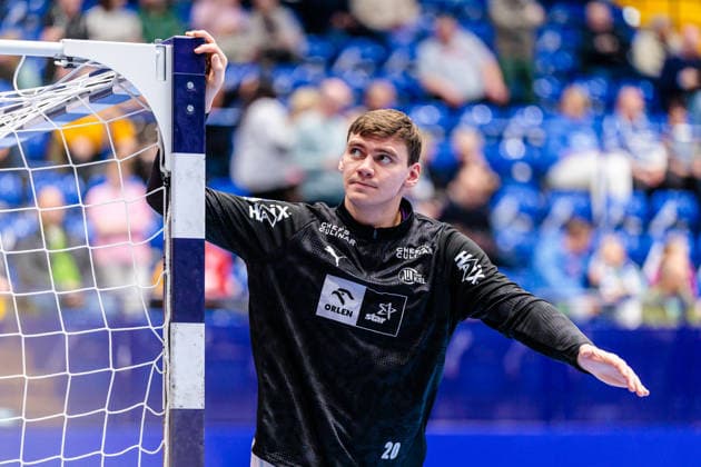 Lukas Laube THW Kiel, 20 at Aufwaermen GER, TBV Lemgo Lippe vs THW Kiel, Handball, 1 Bundesliga, 17 Matchday, Season 2025 2026, 14 12 2025 GER, TBV Lemgo Lippe vs THW Kiel, Handball, 1 Bundesliga, 17 Matchday, Season 2025 2026, 14 12 2025 Lemgo Copyright: xEibner-Pressefoto JanxRollingerx EP_JSK