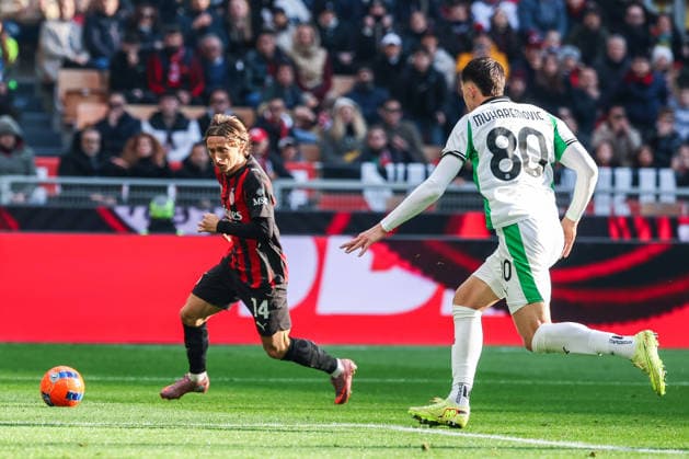 Luka Modric of AC Milan seen in action during Serie A 2025 26 football match between AC Milan and US Sassuolo at San Siro Stadium in Milan  Copyright: xFabrizioxCarabelli IPAxSportx xipa-agency.netx xx IPA_69186275 IPA_Agency_IPA69186275