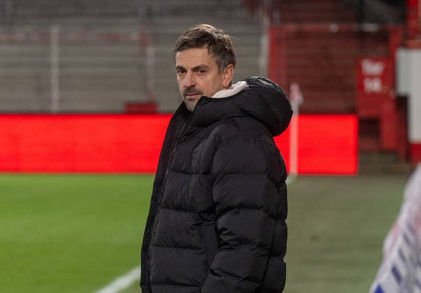 Soccer, Women, Season 2025 2026, Google Pixel Women Bundesliga 13 Matchday , 1 FC Union Berlin Eintracht Frankfurt, Coach Niko Arnautis Eintracht Frankfurt , 15 12 2025, Copyright: xMatthiasxKochx