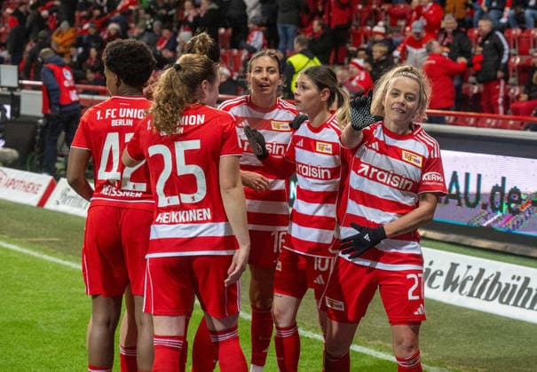 Soccer, Women, Season 2025 2026, Google Pixel Women Bundesliga 13 Matchday , 1 FC Union Berlin Eintracht Frankfurt, v l Naika Reissner 1 Women 1 FC Union , Ida Heikkinen 1 Women 1 FC Union , Marina Georgieva 1 Women 1 FC Union , Eileen Campbell 1 Women 1 FC Union , Jenny Hipp 1 Women 1 FC Union , Cheering after goal to 2 2, 15 12 2025, Copyright: xMatthiasxKochx