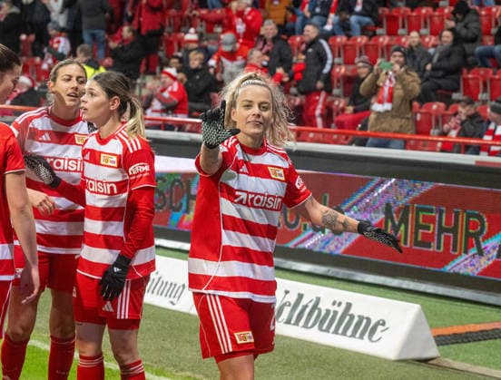 Soccer, Women, Season 2025 2026, Google Pixel Women Bundesliga 13 Matchday , 1 FC Union Berlin Eintracht Frankfurt, Jenny Hipp 1 Women 1 FC Union , Cheering after goal to 2 2, 15 12 2025, Copyright: xMatthiasxKochx