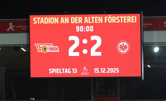 Scoreboard with final result 2 2 Sport Football Soccer Women Women Bundesliga 13 Matchday Season 2025 2026 15 12 2025 1 FC Union Berlin vs SG Eintracht Frankfurt SGE DFL regulations prohibit any use of photographs as image sequences and or quasi video
